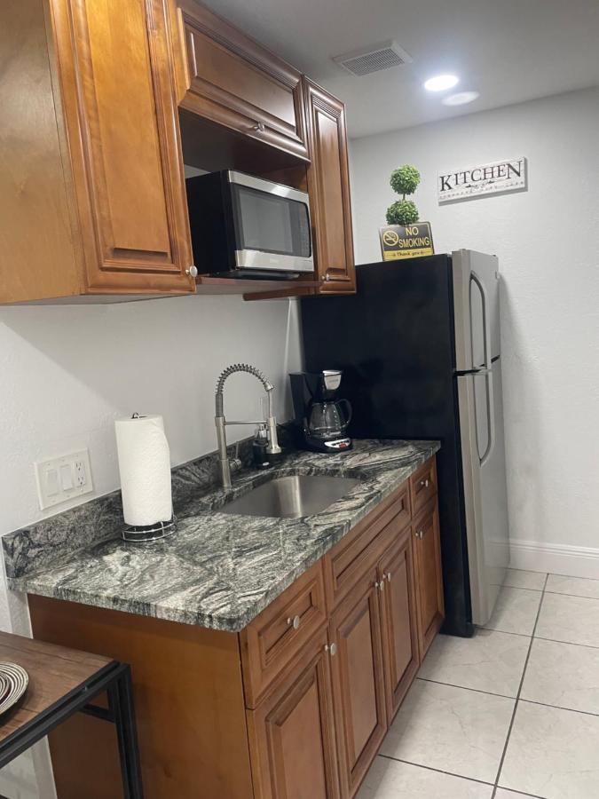 Tranquilo Y Fantastico Apartamento Cerca De Playas Y Areopuerto Tampa Eksteriør billede